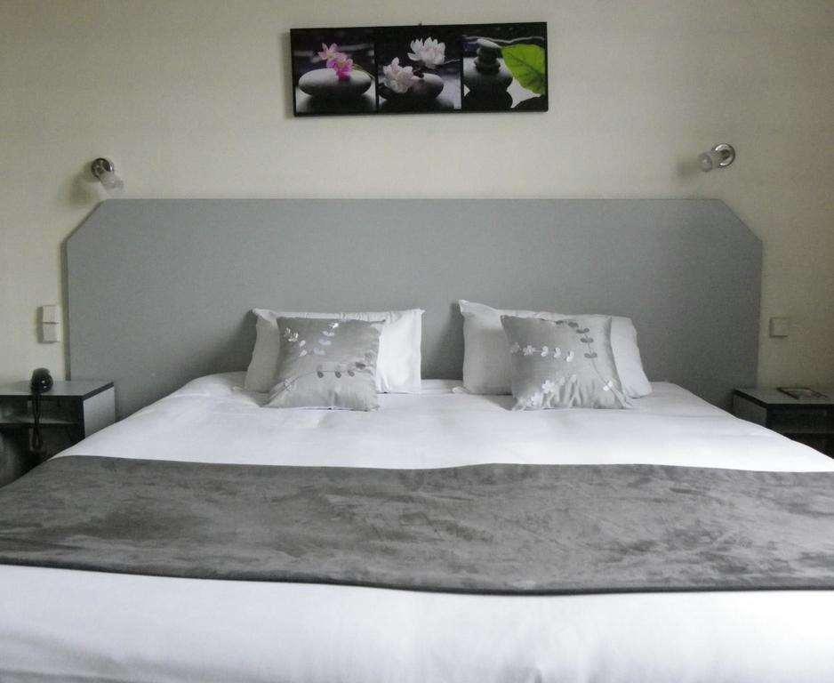 Brit Hotel Bleu Nuit Saintes Zimmer foto